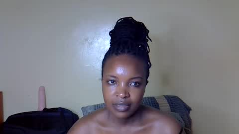 Snapshot of sexy_sazii chatting on 10.14.25 sexy_sazii online show from 10.14.25