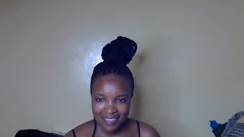 Snapshot of sexy_sazii chatting on 10.15.25 sexy_sazii online show from 10.15.25