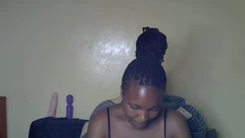 Snapshot of sexy_sazii chatting on 10.21.25 sexy_sazii online show from 10.21.25