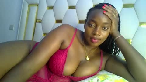 Snapshot of sexy_siera chatting on 02.22.25 laura online show from 02.22.25