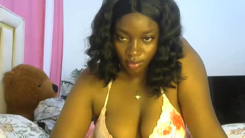 Snapshot of sexy_siera chatting on 10.16.25 laura online show from 10.16.25