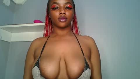 Snapshot of sexy_sweetcandy chatting on 02.14.25 sexy sweetcandy online show from 02.14.25