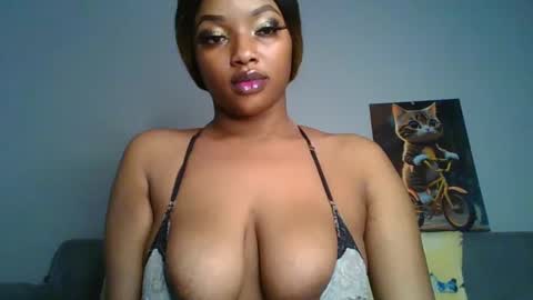 Snapshot of sexy_sweetcandy chatting on 03.10.25 sexy sweetcandy online show from 03.10.25