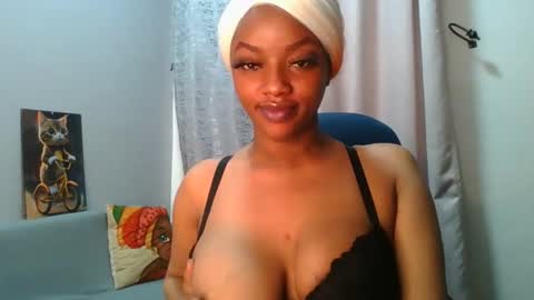 Snapshot of sexy_sweetcandy chatting on 10.09.25 sexy sweetcandy online show from 10.09.25