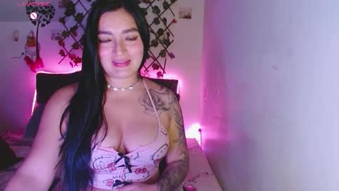 Snapshot of sexy_violett18 chatting on 03.08.26 sexy_violett18 online show from 03.08.26