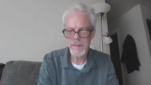 Snapshot of sexy_white_daddy chatting on 02.21.25 Daddy online show from 02.21.25