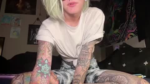 Snapshot of sexyaltftm chatting on 05.18.26 Ollie online show from 05.18.26