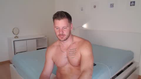 Snapshot of sexyandmarried chatting on 01.14.25 sexyandmarried online show from 01.14.25