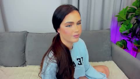 Snapshot of sexyangeloux chatting on 02.24.26 Lou online show from 02.24.26