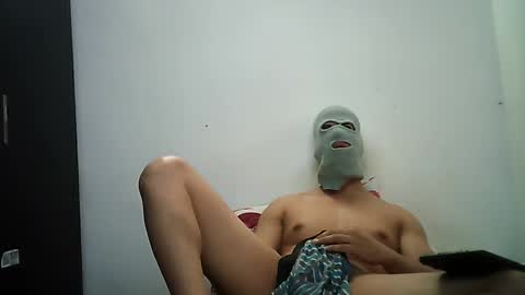Snapshot of sexyatrevidoo chatting on 12.19.24 SesyMen online show from 12.19.24