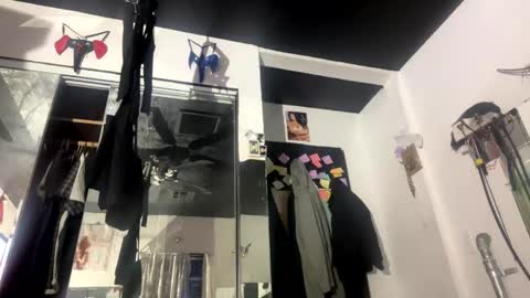 Snapshot of sexybeaner1134 chatting on 12.25.24 sexybeaner1134 online show from 12.25.24