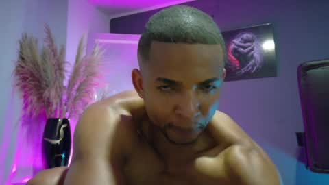 Snapshot of sexyblack1993 chatting on 12.06.24 sexyblack online show from 12.06.24