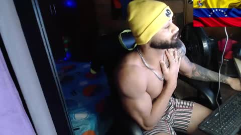 Snapshot of sexybody3224 chatting on 01.05.25 said online show from 01.05.25