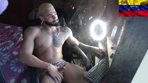 Snapshot of sexybody3224 chatting on 01.19.25 said online show from 01.19.25