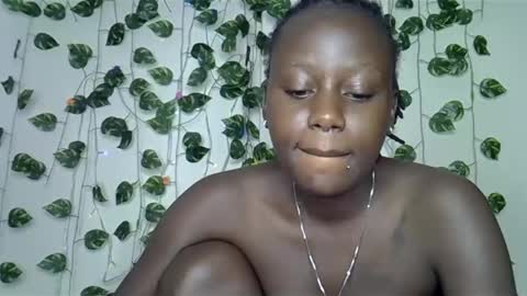 Snapshot of sexybree_love chatting on 12.05.24 sexybree_love online show from 12.05.24