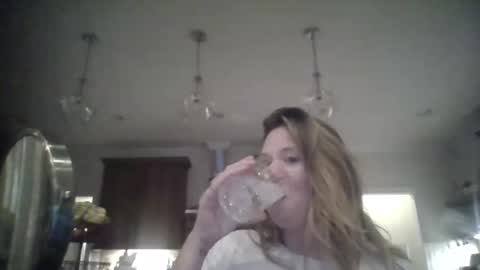 Snapshot of sexybritbrit chatting on 10.25.25 SEXYBRITBRIT online show from 10.25.25