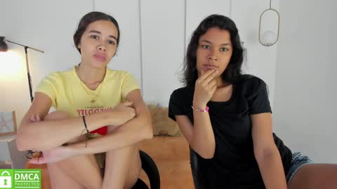 Snapshot of sexychanell_18 chatting on 12.23.24 chanell and yina online show from 12.23.24