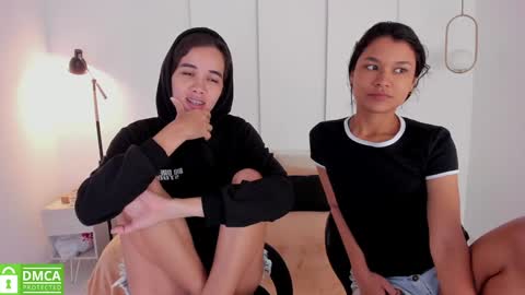 Snapshot of sexychanell_18 chatting on 01.12.25 chanell and yina online show from 01.12.25