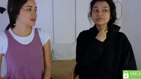 Snapshot of sexychanell_18 chatting on 09.30.25 chanell and yina online show from 09.30.25