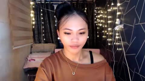 Miss Cheng online show from 11.17.25