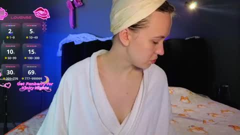Snapshot of sexycocobutt chatting on 03.24.26 Sophia online show from 03.24.26
