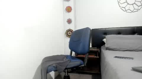 Snapshot of sexycolombian2022 chatting on 07.14.26 Antonioylola online show from 07.14.26