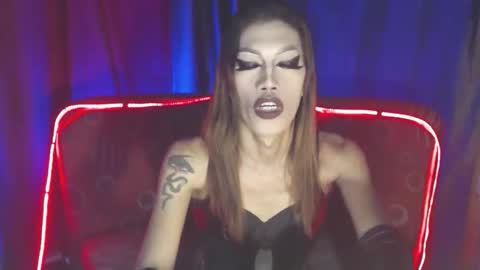 Snapshot of sexydevine_34 chatting on 02.23.26 Devine online show from 02.23.26