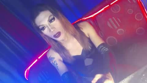 Snapshot of sexydevine_34 chatting on 02.24.26 Devine online show from 02.24.26