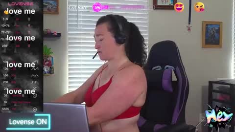 Snapshot of sexydistraction1 chatting on 03.11.25  SexyDistraction  online show from 03.11.25