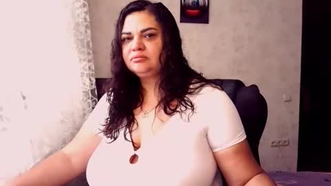 Snapshot of sexydollywoman chatting on 11.29.25 sexydollywoman online show from 11.29.25