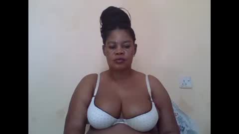 Snapshot of sexydove2 chatting on 02.26.25 EMILY online show from 02.26.25