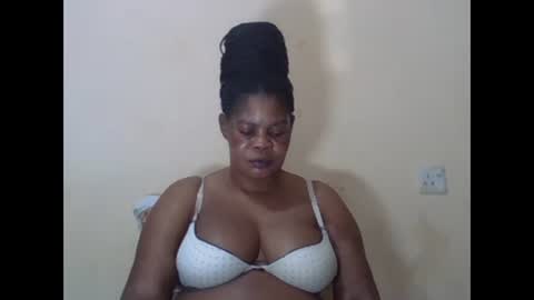Snapshot of sexydove2 chatting on 02.26.25 EMILY online show from 02.26.25
