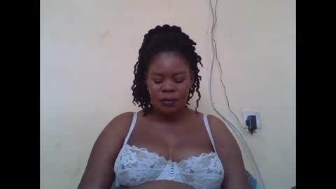 Snapshot of sexydove2 chatting on 09.13.25 EMILY online show from 09.13.25