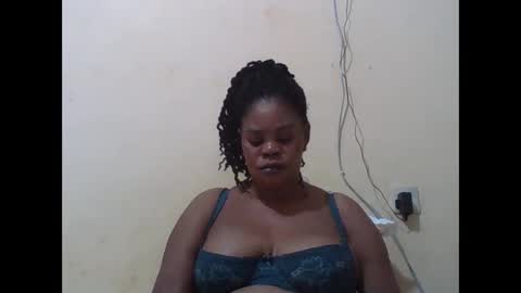 Snapshot of sexydove2 chatting on 09.20.25 EMILY online show from 09.20.25