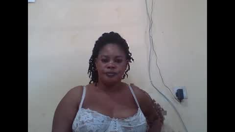 Snapshot of sexydove2 chatting on 09.21.25 EMILY online show from 09.21.25