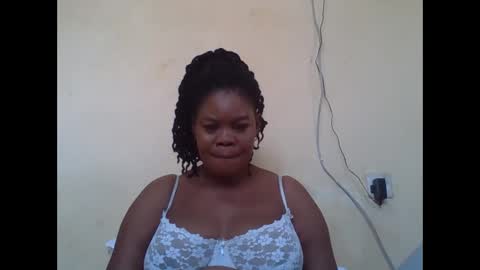 Snapshot of sexydove2 chatting on 09.22.25 EMILY online show from 09.22.25