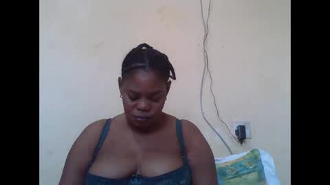 Snapshot of sexydove2 chatting on 09.25.25 EMILY online show from 09.25.25