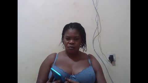 Snapshot of sexydove2 chatting on 10.13.25 EMILY online show from 10.13.25
