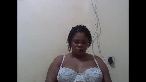 Snapshot of sexydove2 chatting on 10.17.25 EMILY online show from 10.17.25
