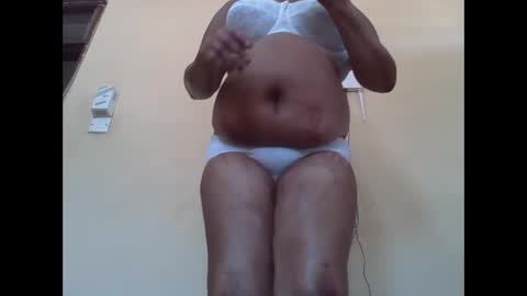 Snapshot of sexydove2 chatting on 10.19.25 EMILY online show from 10.19.25