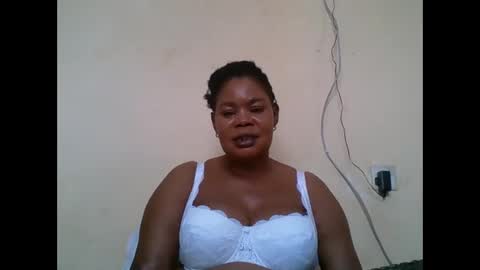 Snapshot of sexydove2 chatting on 10.20.25 EMILY online show from 10.20.25