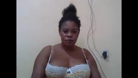 Snapshot of sexydove2 chatting on 10.22.25 EMILY online show from 10.22.25