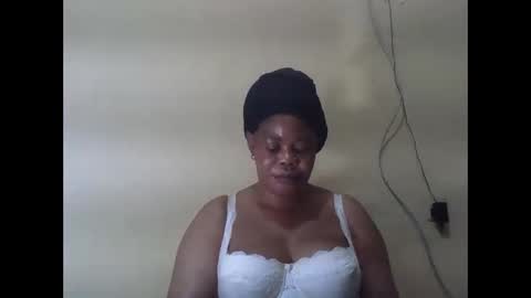 Snapshot of sexydove2 chatting on 06.11.26 EMILY online show from 06.11.26