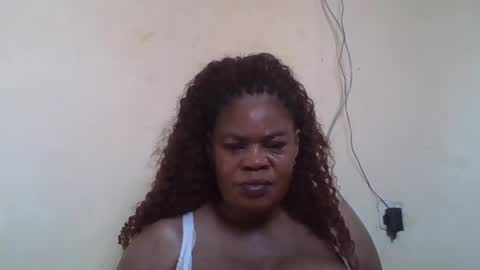 Snapshot of sexydove2 chatting on 06.18.26 EMILY online show from 06.18.26