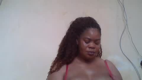 Snapshot of sexydove2 chatting on 06.25.26 EMILY online show from 06.25.26