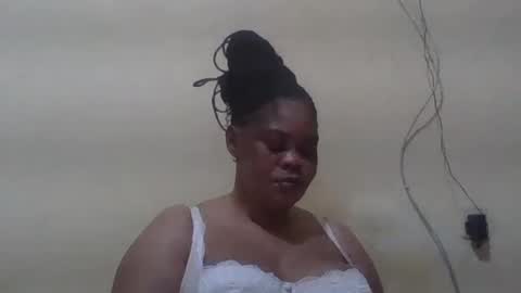 Snapshot of sexydove2 chatting on 07.18.26 EMILY online show from 07.18.26