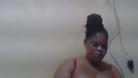 Snapshot of sexydove2 chatting on 07.19.26 EMILY online show from 07.19.26
