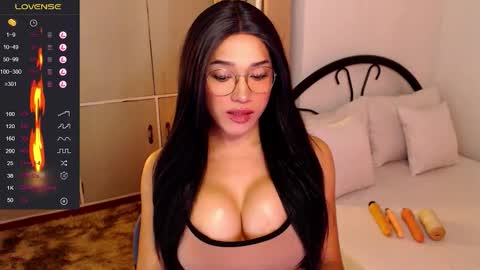 Snapshot of sexydrivekelly chatting on 10.13.25 Kelly online show from 10.13.25