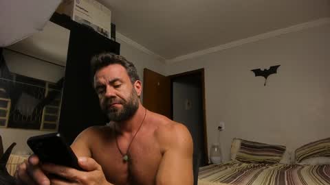 Snapshot of sexyflightz chatting on 01.12.25 chris online show from 01.12.25