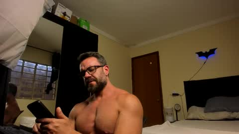 Snapshot of sexyflightz chatting on 10.03.25 chris online show from 10.03.25